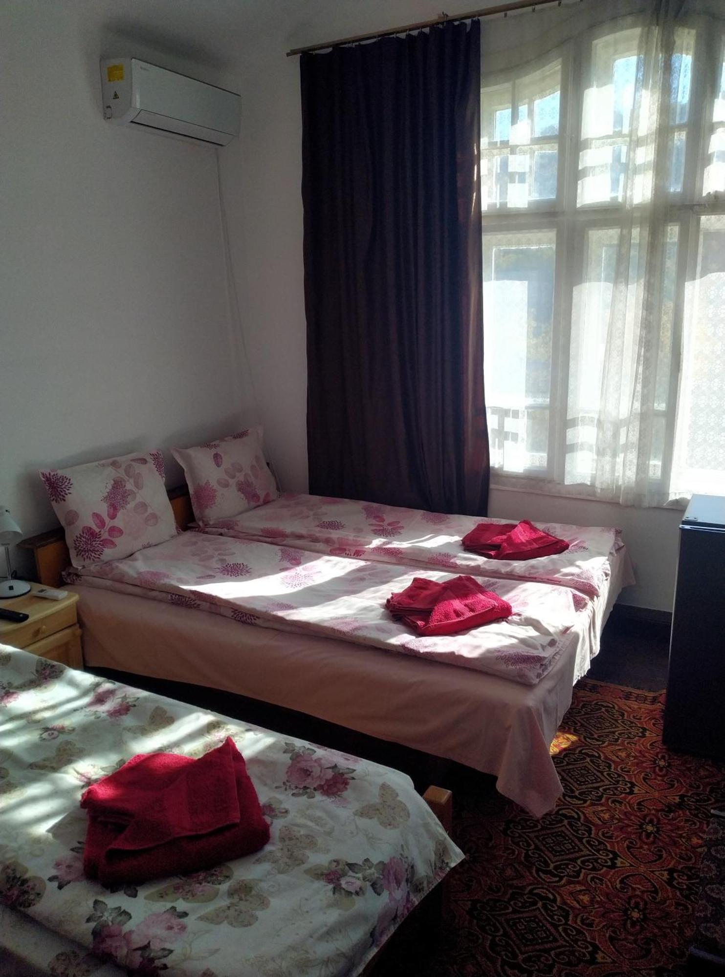 Mercury Guest House Veliko Tŭrnovo Exterior foto