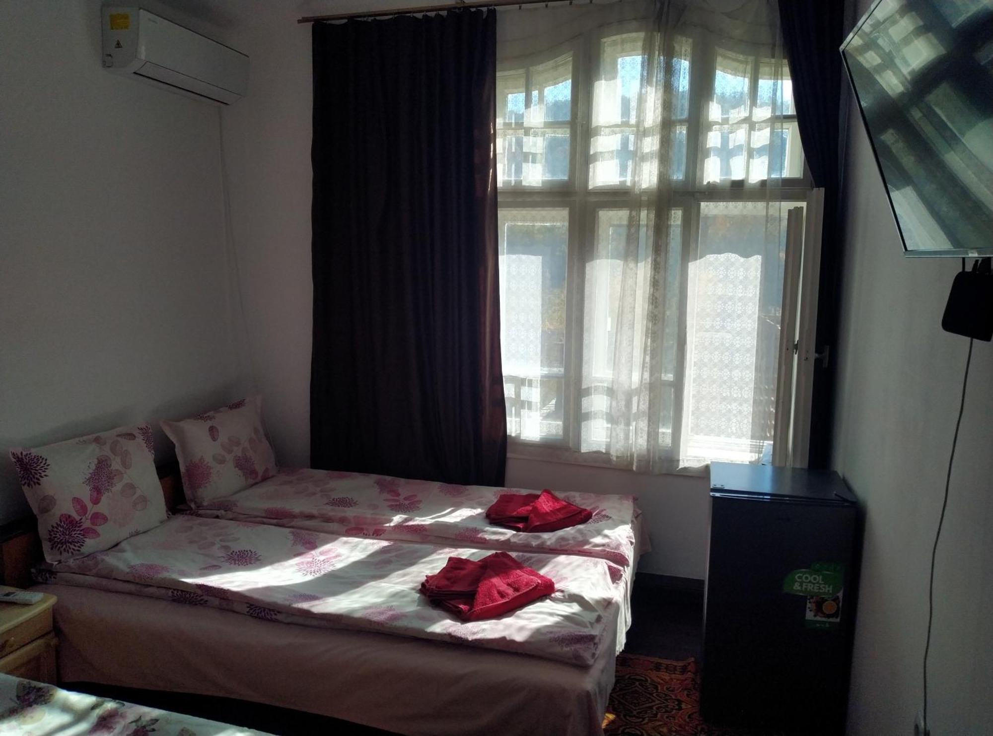 Mercury Guest House Veliko Tŭrnovo Exterior foto